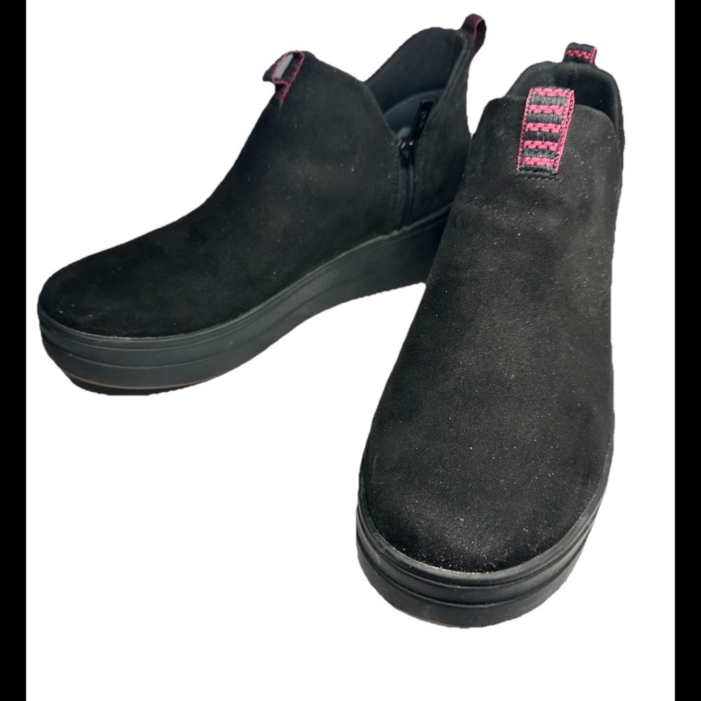 RYKA Women’s Vivie Water Repellant Black Zip Ankle Sneaker Bootie Sz 9